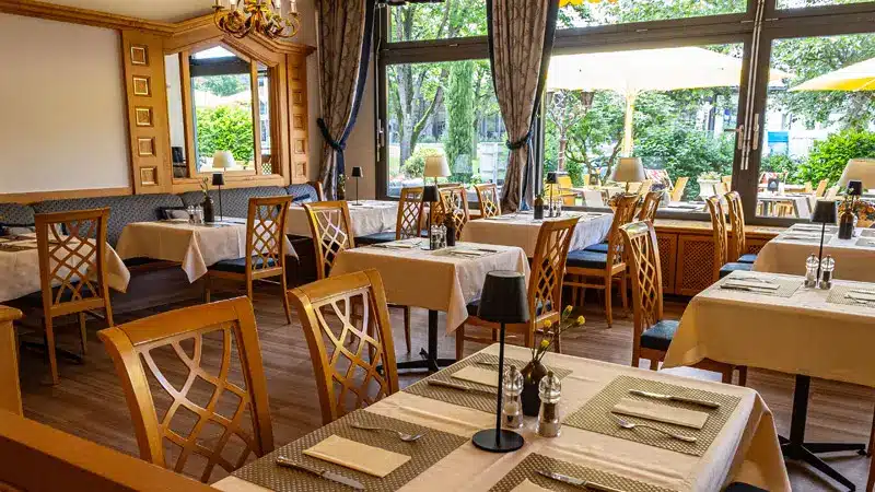 Kontakt zum Café & Restaurant Rose in Bad Krozingen – jetzt reservieren oder Anfrage senden für Frühstück, Mittagessen, Veranstaltungen und mehr.