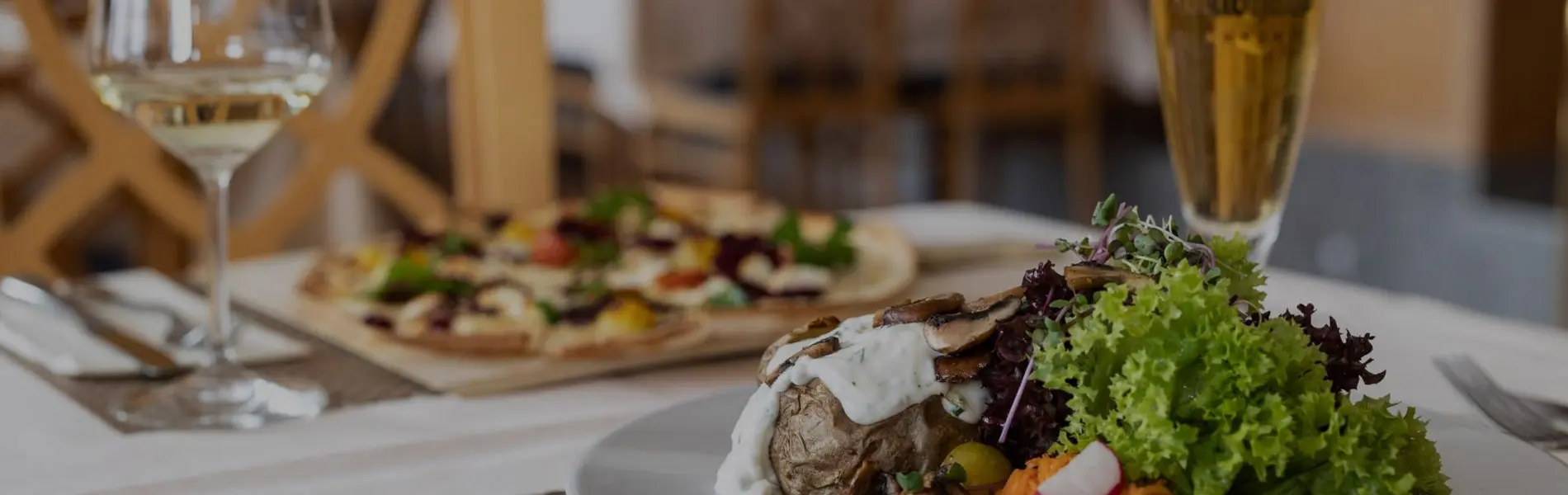 Ausschnitt der Speisekarte im Restaurant Bad Krozingen mit regionalen Gerichten